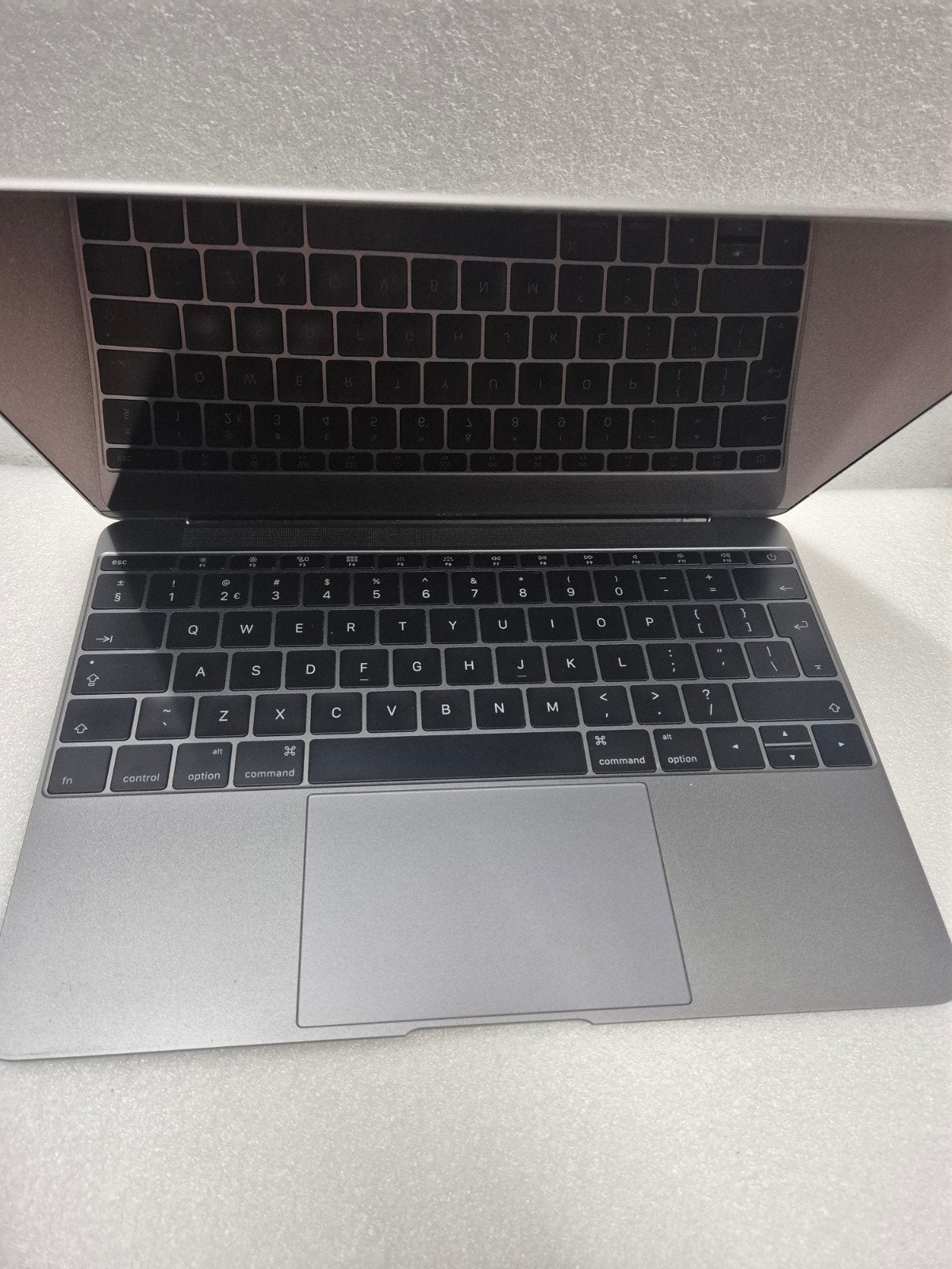 Mooie, dunne Macbook , gaat niet  aan, Computers en Software, Minder dan 4 GB, Qwerty, 12 inch, Ophalen of Verzenden
