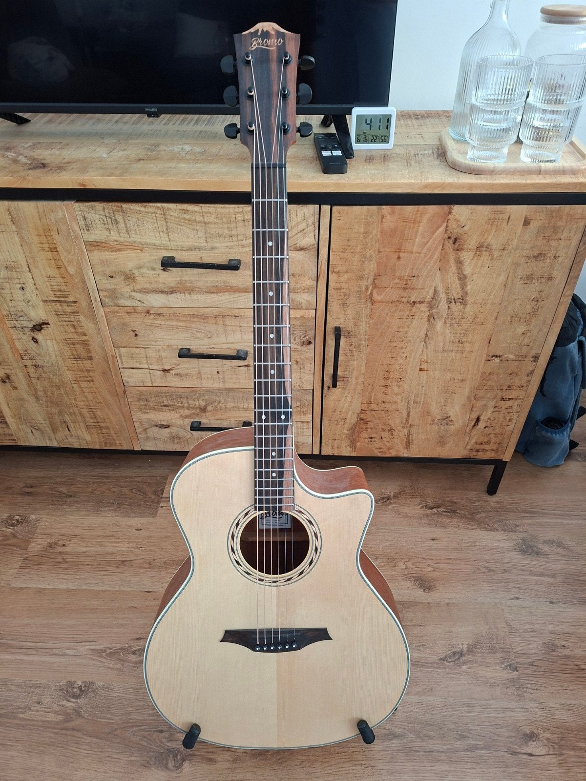 Bromo BAT2CE Tahoma Series Auditorium gitaar, Ophalen of Verzenden, Zo goed als nieuw, Western- of Steelstringgitaar, Met (piezo-)element