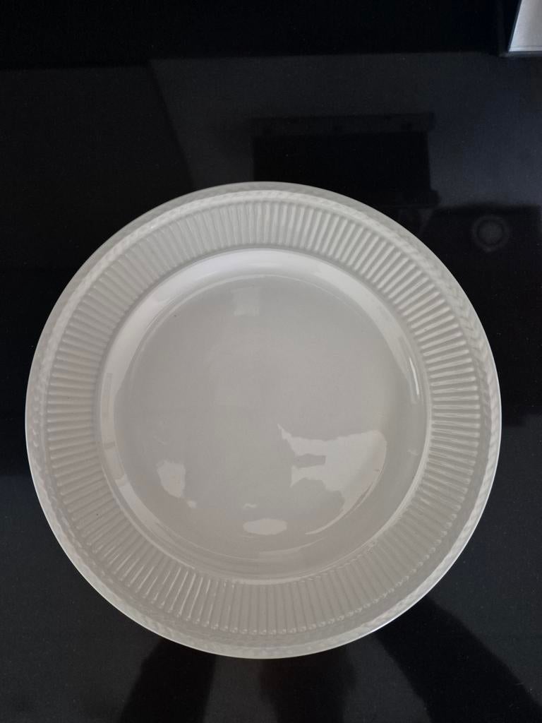 Wedgwood Edme Serveerschaal 30cm - Klassiek en Elegant, Huis en Inrichting, Keuken | Servies, Ophalen of Verzenden, Wedgwood, Porselein