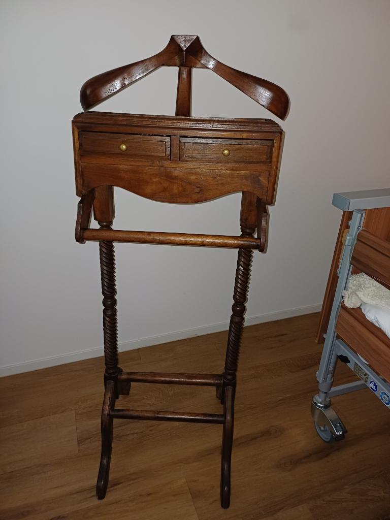 Houten dressboy, Ophalen, 100 tot 150 cm, Overige typen, Zo goed als nieuw