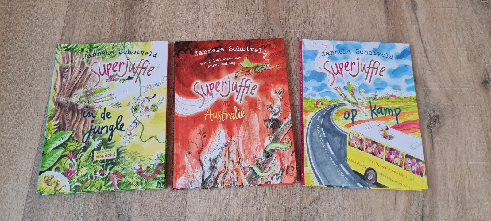 Superjuffie boeken set (of los) - 3 delen, Boeken, Ophalen of Verzenden, Zo goed als nieuw, Janneke Schotveld, Fictie algemeen