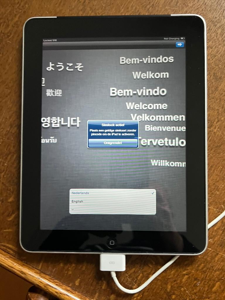 Apple iPad 1e generatie 64GB & SIM met Prada Hoes - ZGAN, Computers en Software, Apple iPads, 10 inch, Apple iPad, Zwart, Ophalen of Verzenden
