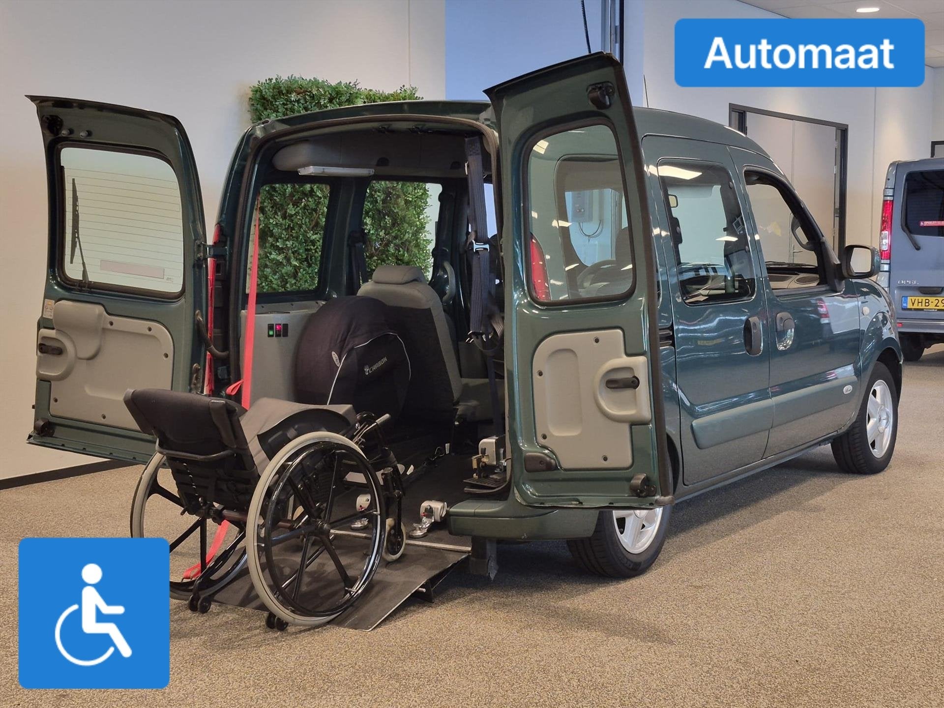 Renault Kangoo Rolstoelauto Automaat 3+1 (airco), Auto's, Automaat, Stof, Gebruikt, Zwart