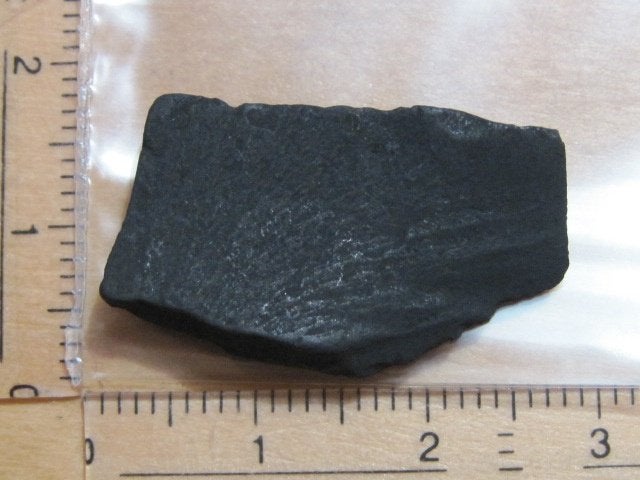 m. 6x ruwe edelsteen SHUNGIET (2), Verzamelen, Mineralen en Fossielen, Verzenden, Mineraal