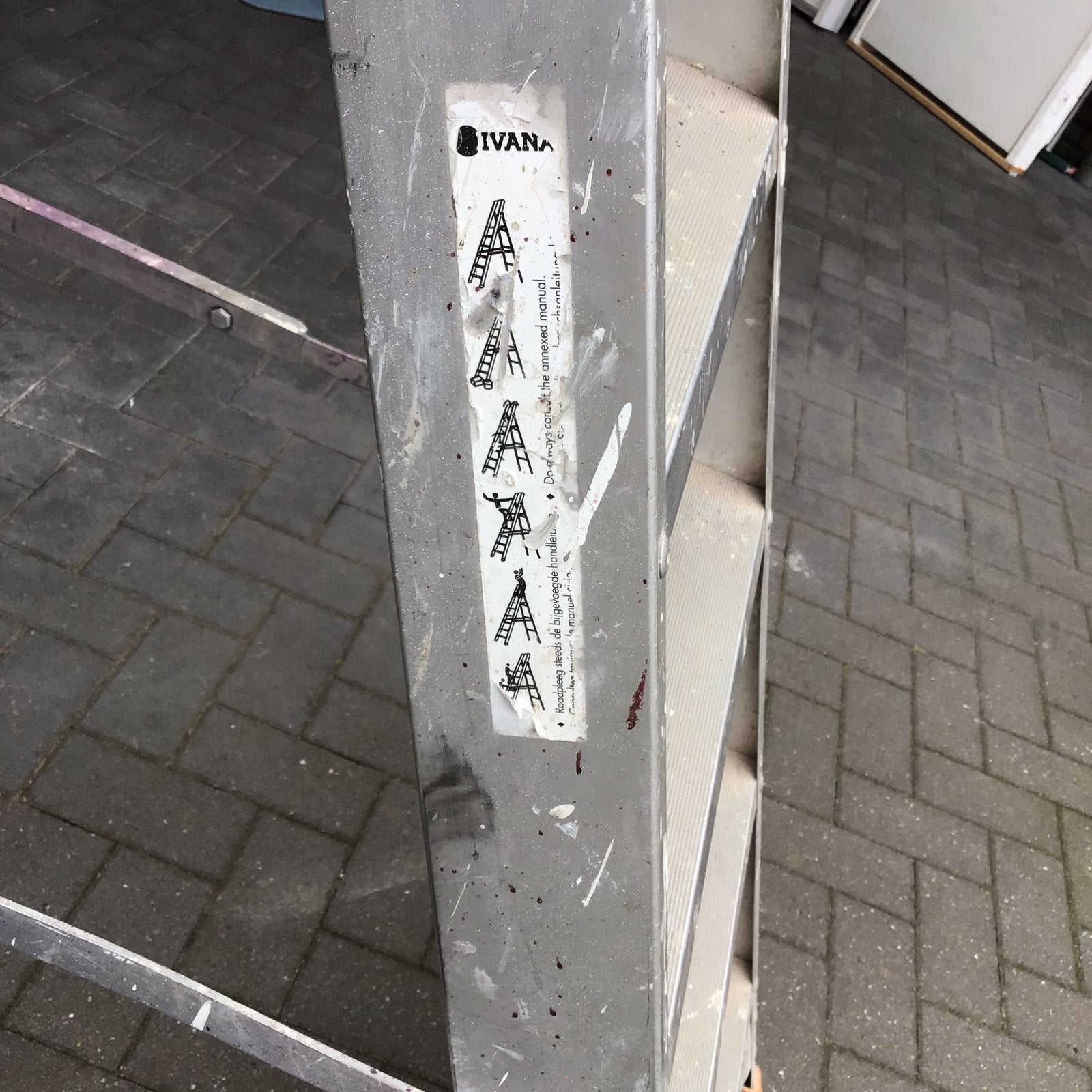 Uitzet trap, Ophalen, Trap, Zo goed als nieuw, Opvouwbaar of Inschuifbaar