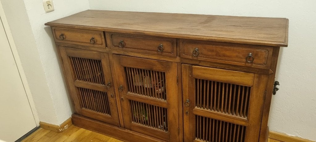 Foto 4 van MOET SNEL WEG Vintage houten dressoir / buffetkast