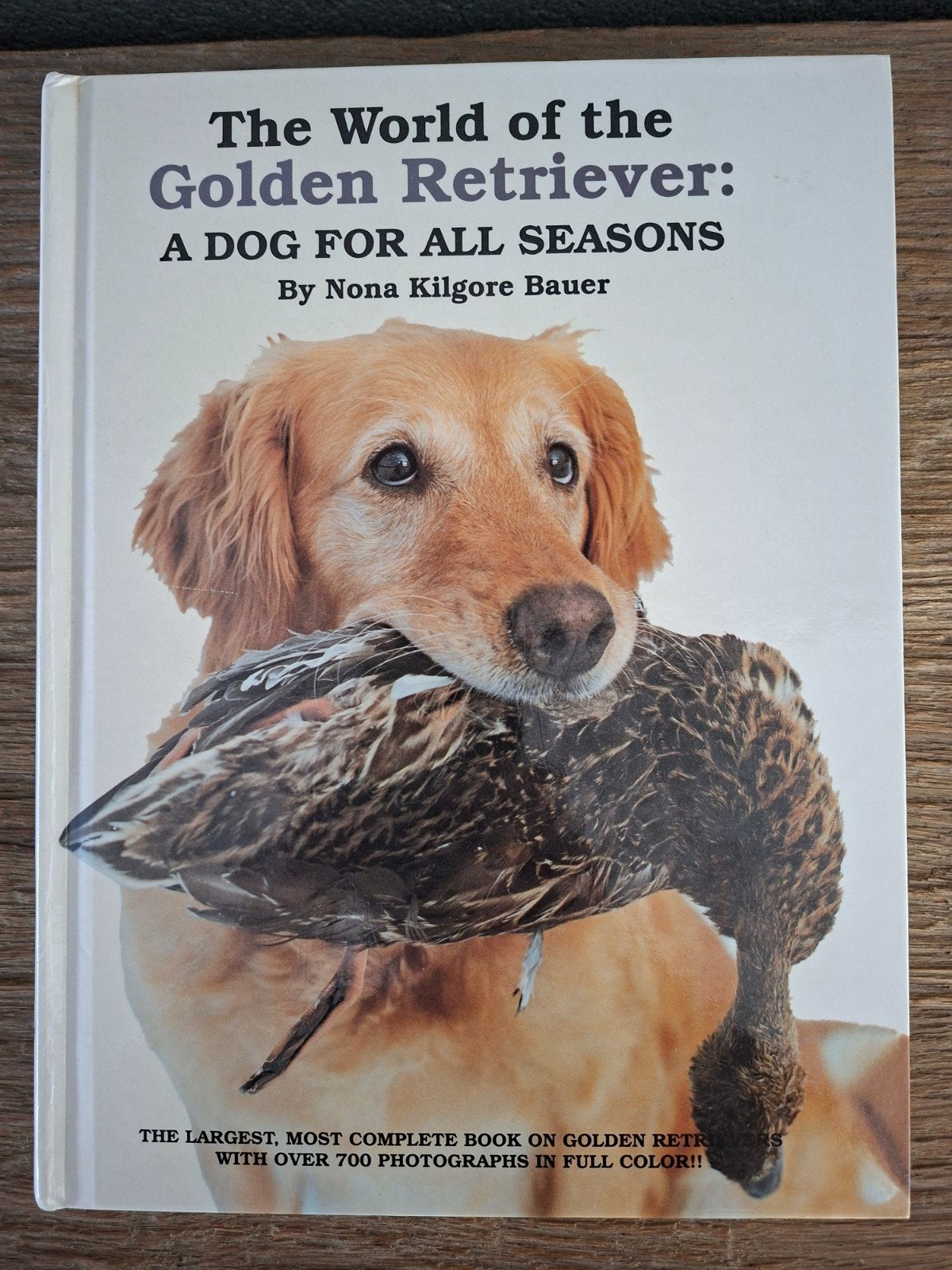 The World of the Golden Retriever; a dog for all seasons, Gelezen, Honden, Ophalen of Verzenden, Nona Kilgore Bauer