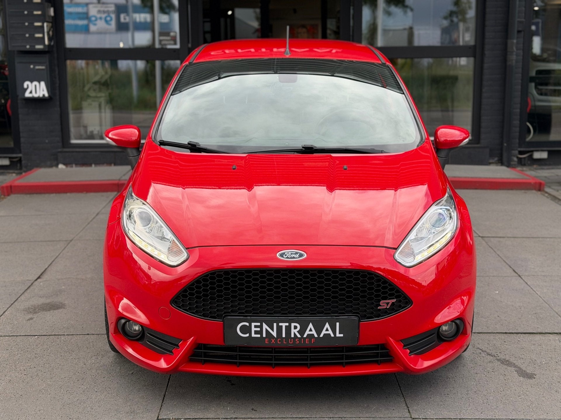 Ford Fiesta 1.6 ST2 Keyless|182PK|Led|Recaro|Cruis-Control|K, Voorwielaandrijving, 1063 kg, Gebruikt, Zwart