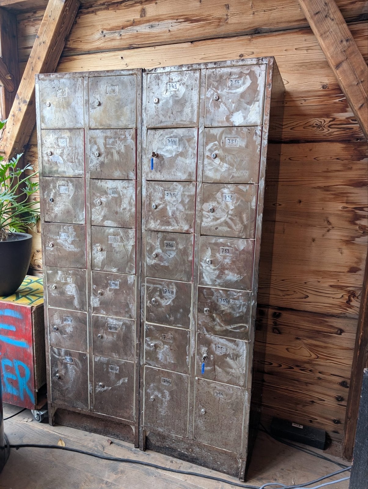 2x 14 kluisjes - Vintage industriële locker kasten, Huis en Inrichting, Ophalen, Gebruikt