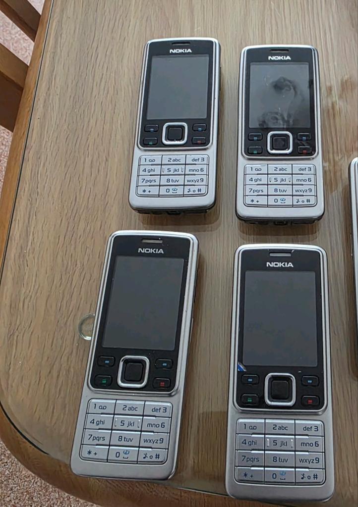 Nokia 6300  simlockvrij 3x aanwezig, Ophalen of Verzenden, Zwart