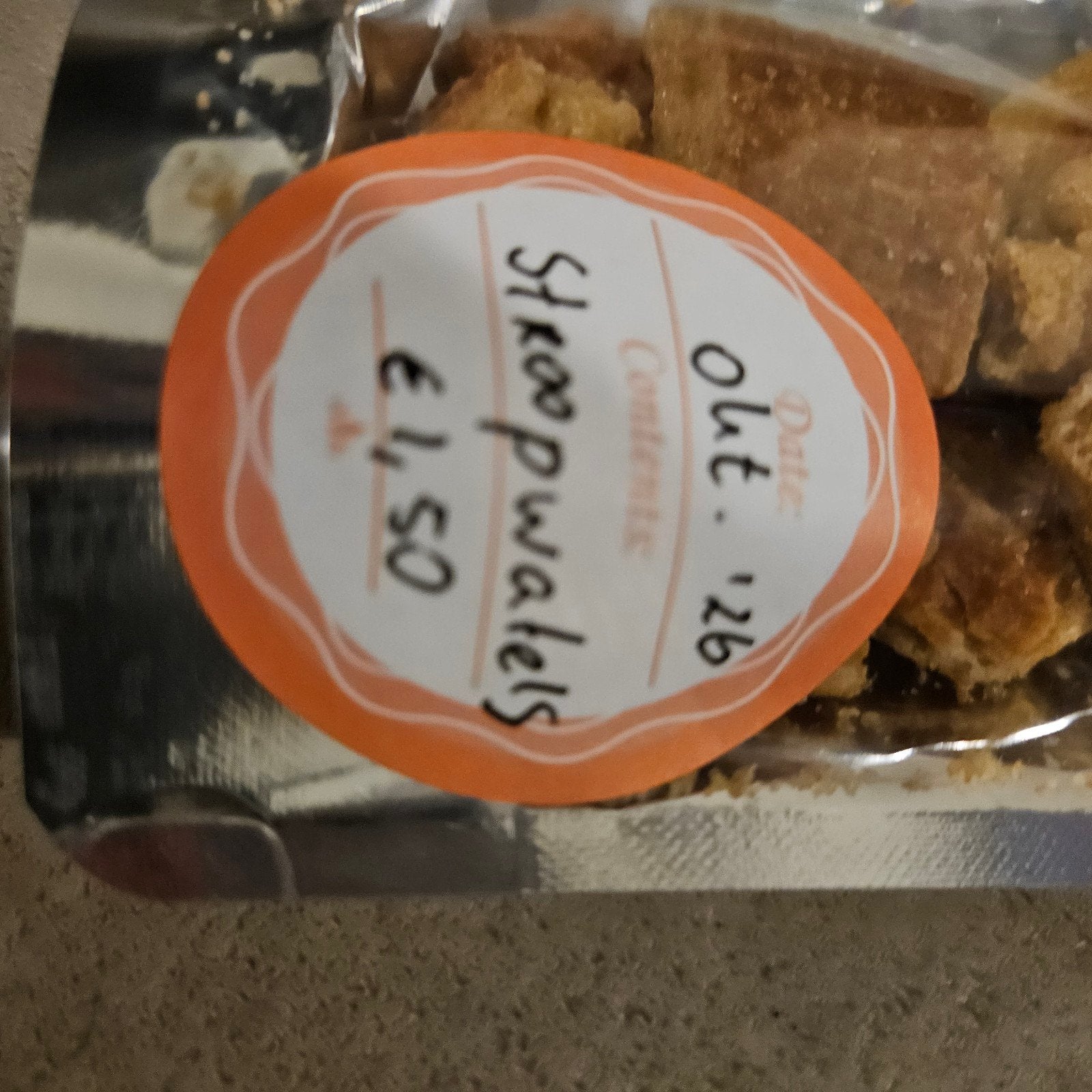 vries gedroogde stroopwafels, Ophalen