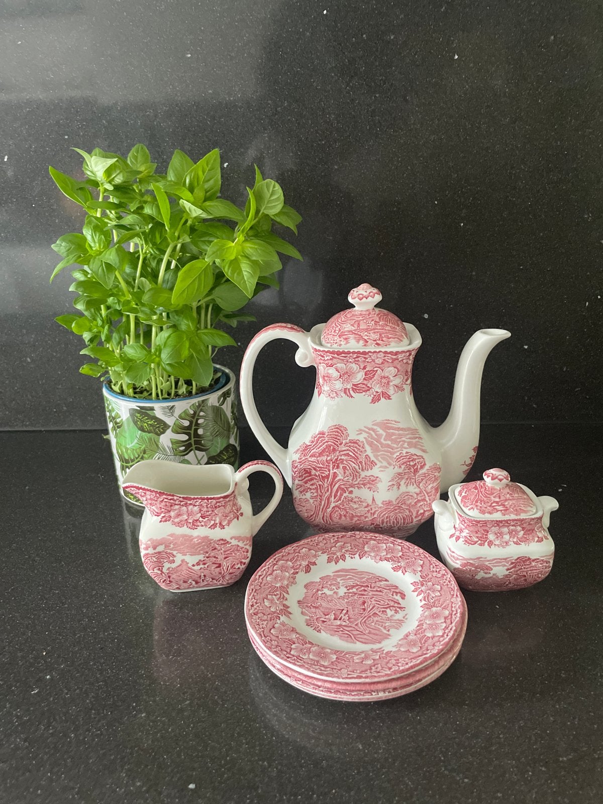 Enoch Wedgwood  theepot, melkkan, suikerpot en bordjes, Ophalen of Verzenden