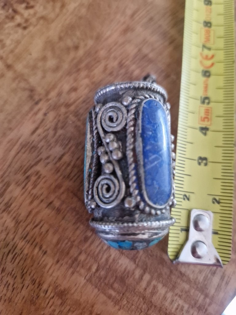 Tibetaans zilveren hanger met lapis, koraal en turquoise., Ophalen of Verzenden, Zilver, Hanger, Met edelsteen
