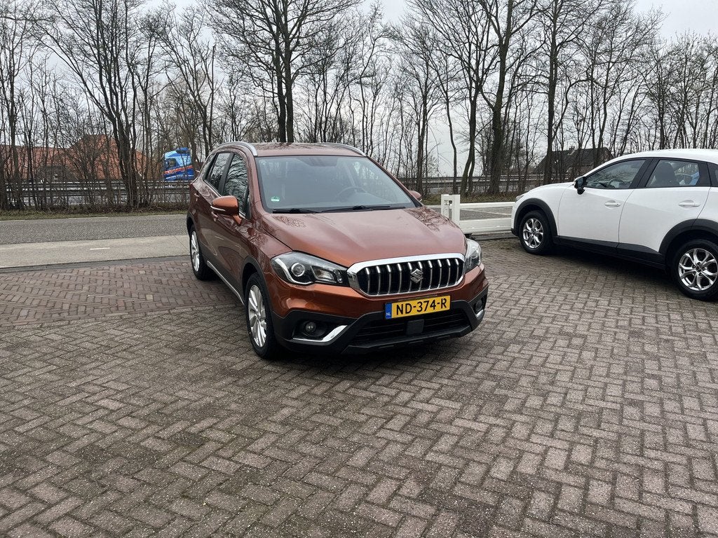 Suzuki S-Cross 1.0 Boosterjet Exclusive TREKHAAK STOELVERWAR, Voorwielaandrijving, Stof, Gebruikt, Bruin