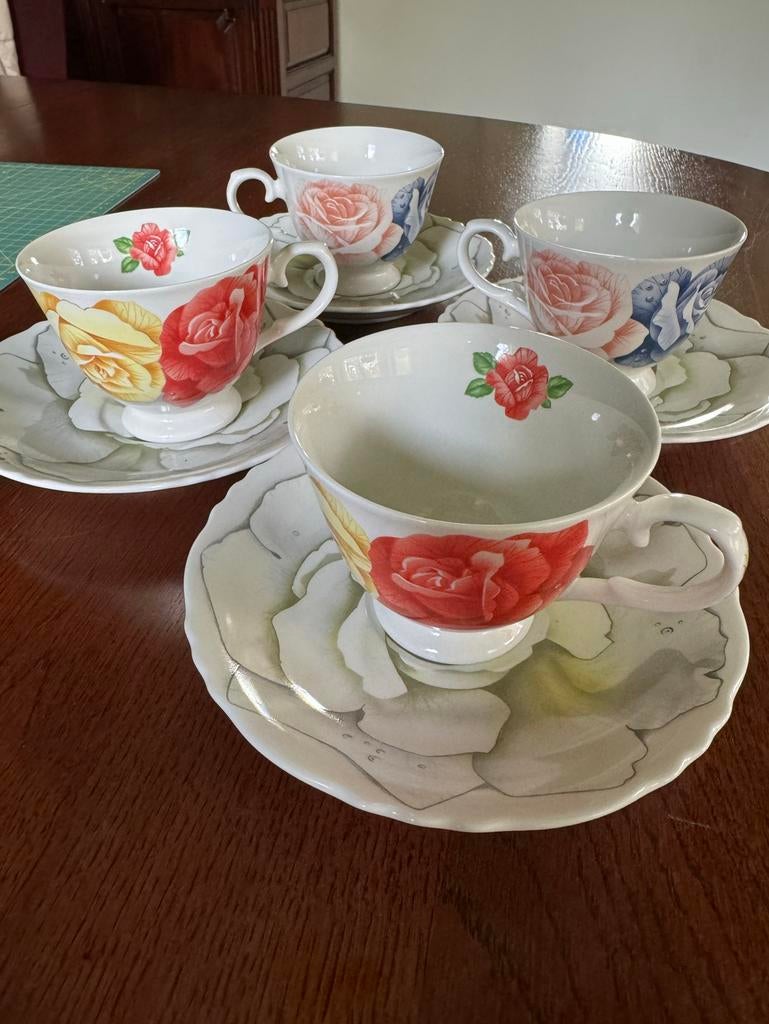 Taitù Romantica Kop en Schotel Set - 4 Stuks, Huis en Inrichting, Keuken | Servies, Keramiek, Ophalen of Verzenden, Zo goed als nieuw