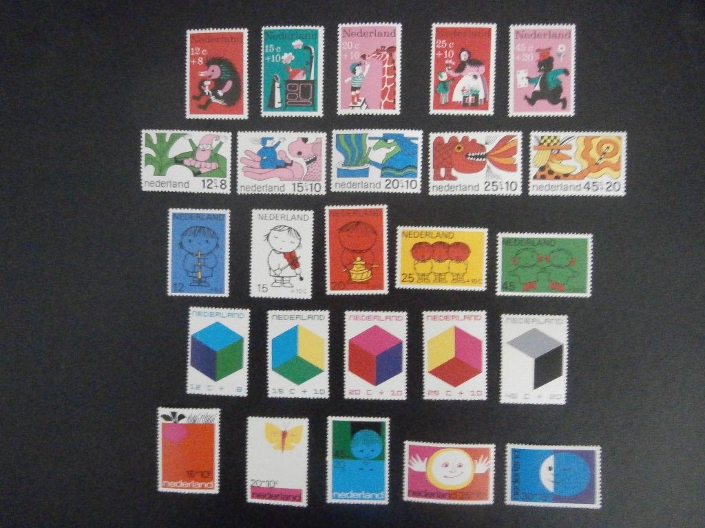 NL 1967-1971; 5 series KINDERZEGELS, OOK IN BLOKKEN VAN 4, Postzegels en Munten, Postzegels | Nederland, Verzenden, Na 1940, Postfris
