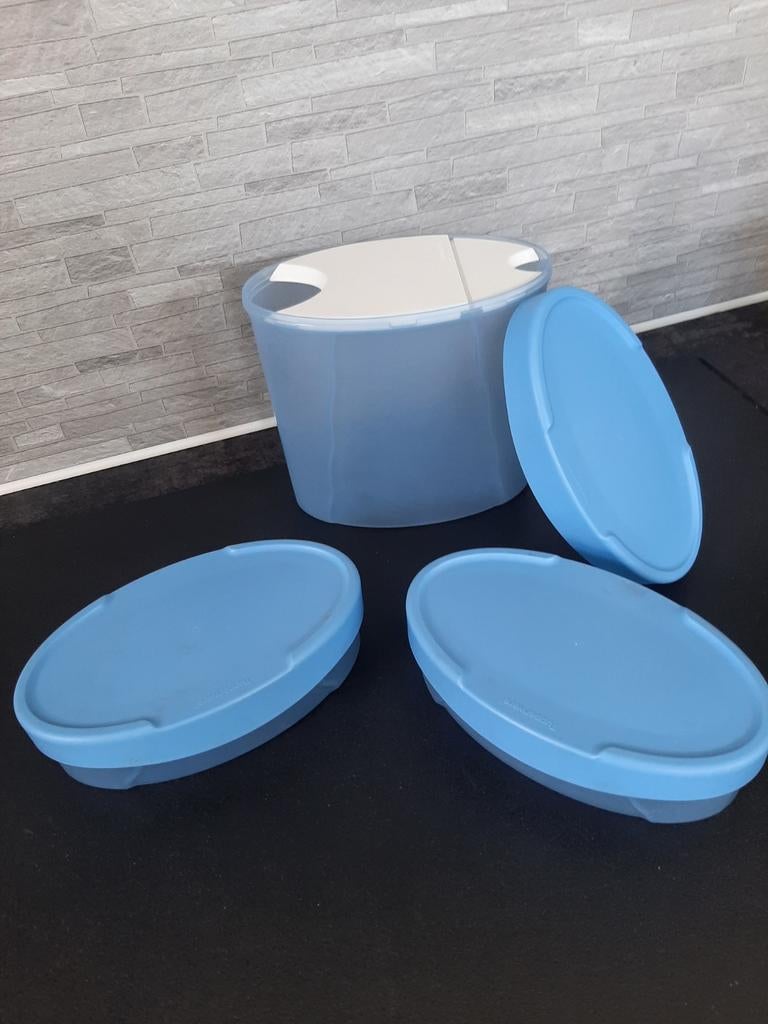 Tupperware bewaarbussen strooibussen met 1 strooi plateau, Ophalen of Verzenden, Zo goed als nieuw, Blauw, Overige typen