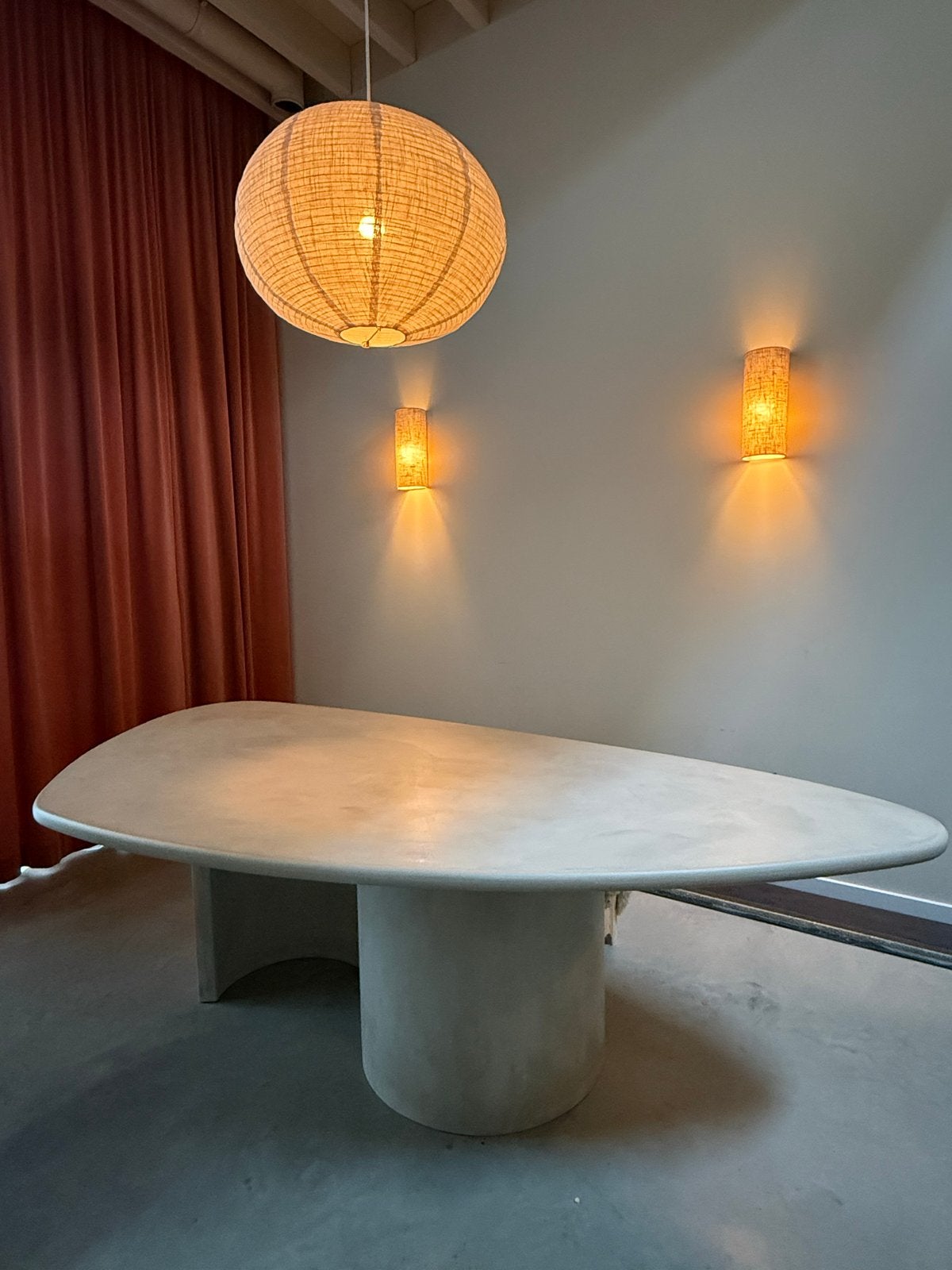 Handgemaakte Beton Ciré Tafel - Organische Vorm - Slow Store, Ophalen, Overige materialen, Gebruikt, 100 tot 150 cm
