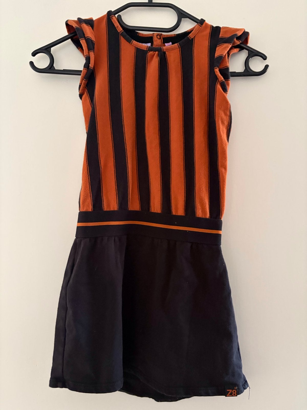Z8 Seaya leuk zomerjurkje maat 122 oranje zwart, Verzenden, Zo goed als nieuw, Meisje, Jurk of Rok