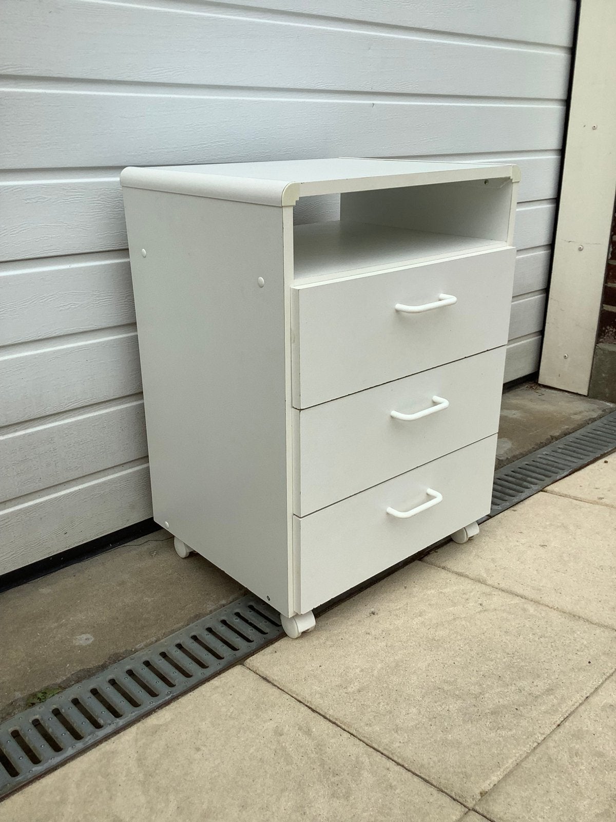 Wit ladekastje op wielen, Huis en Inrichting, Ophalen, Minder dan 50 cm, Gebruikt, 3 of 4 laden