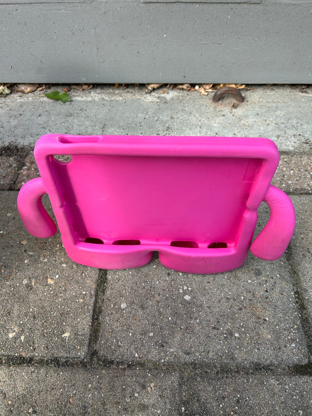 Roze tablet hoes voor kinderen - bescherming en plezier, Computers en Software, Ophalen of Verzenden, Gebruikt, 10 inch, Bescherming achterkant