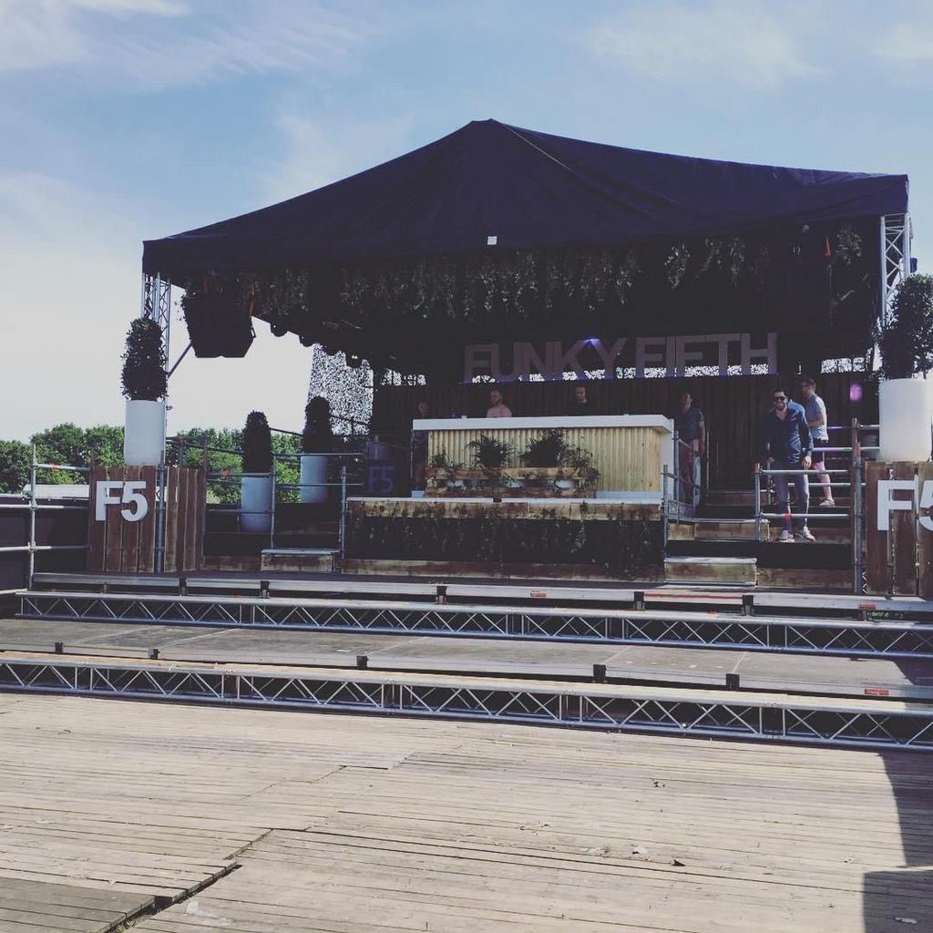 Professionele DJ Booth voor evenementen en feesten, Muziek en Instrumenten, Ophalen, Gebruikt, Dj-set, Overige merken