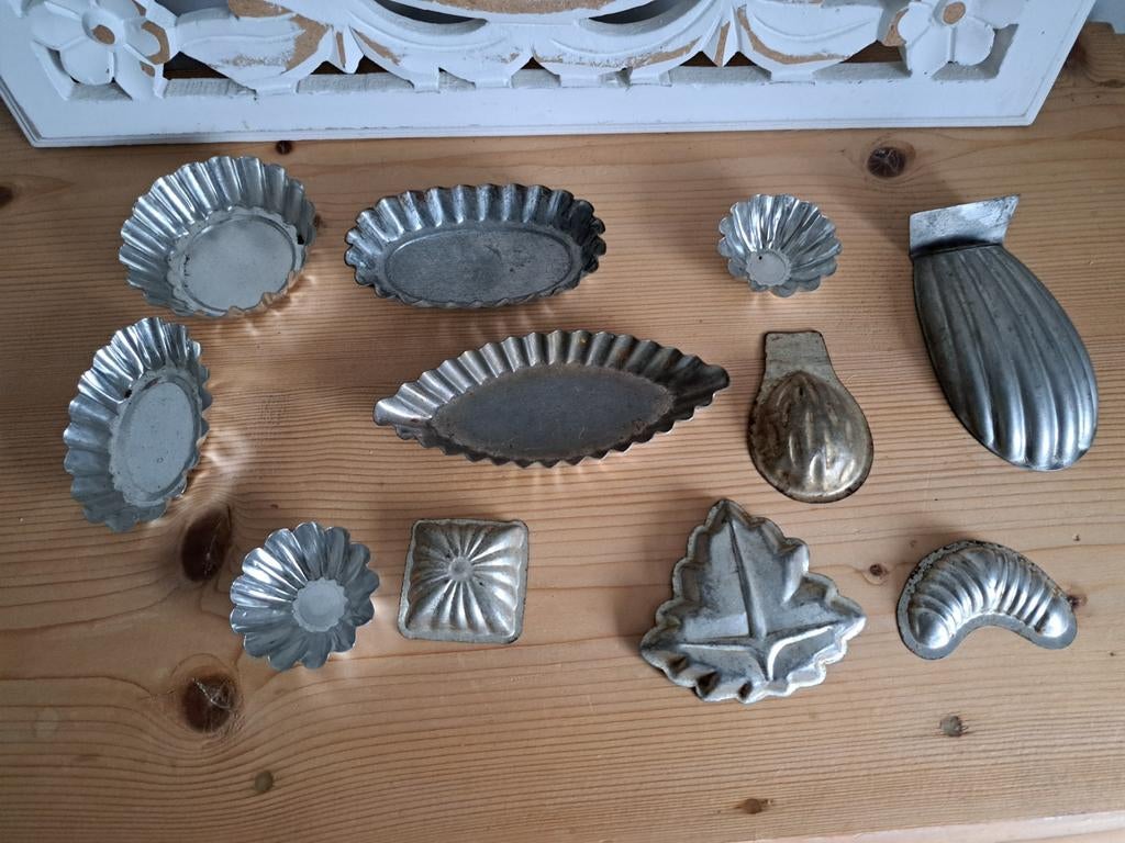 Oude koekjes en chocolade vormen, Ophalen of Verzenden