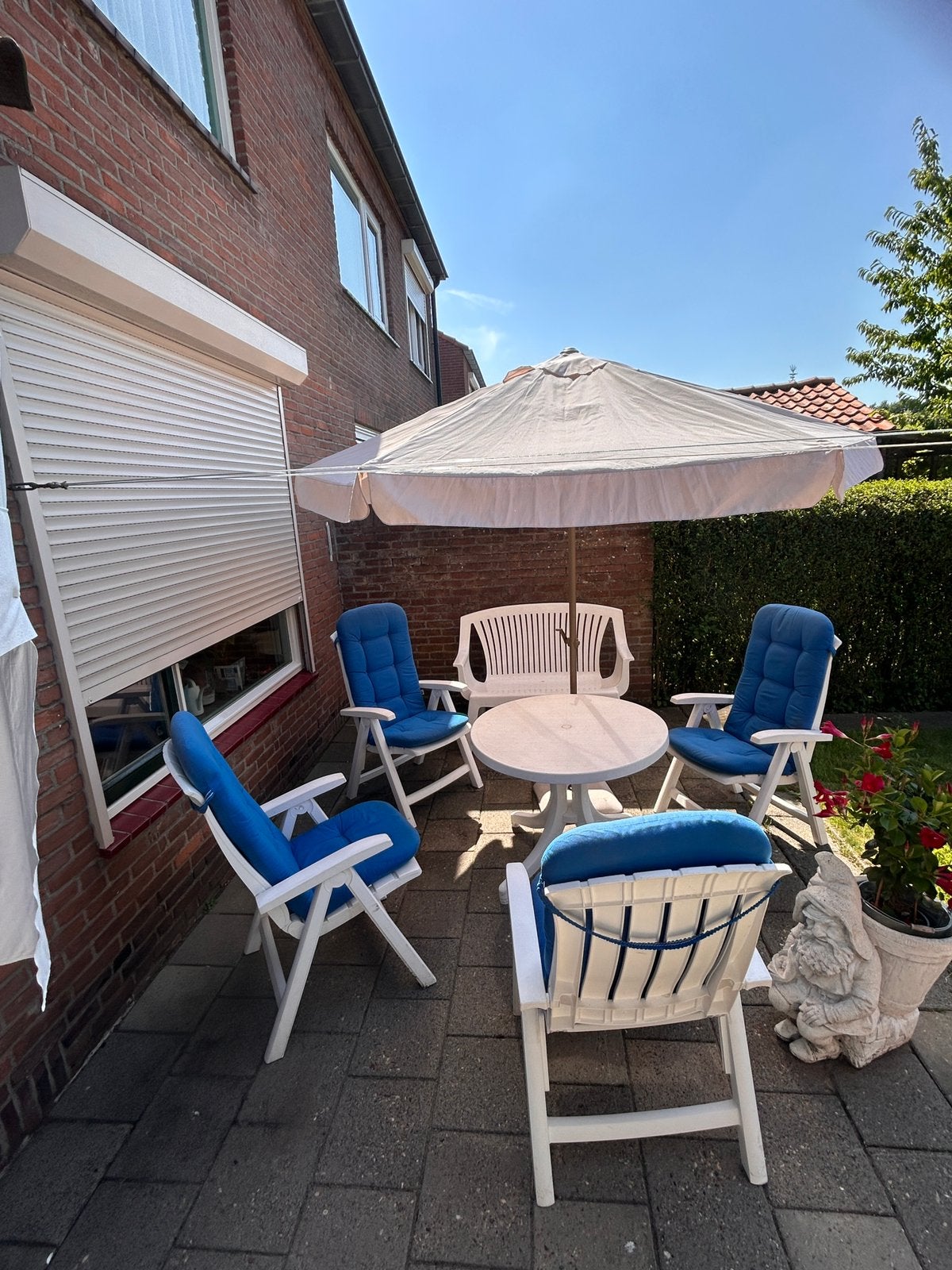 Teunmeubels + Parasol, Ophalen, Kunststof, Gebruikt, 6 zitplaatsen
