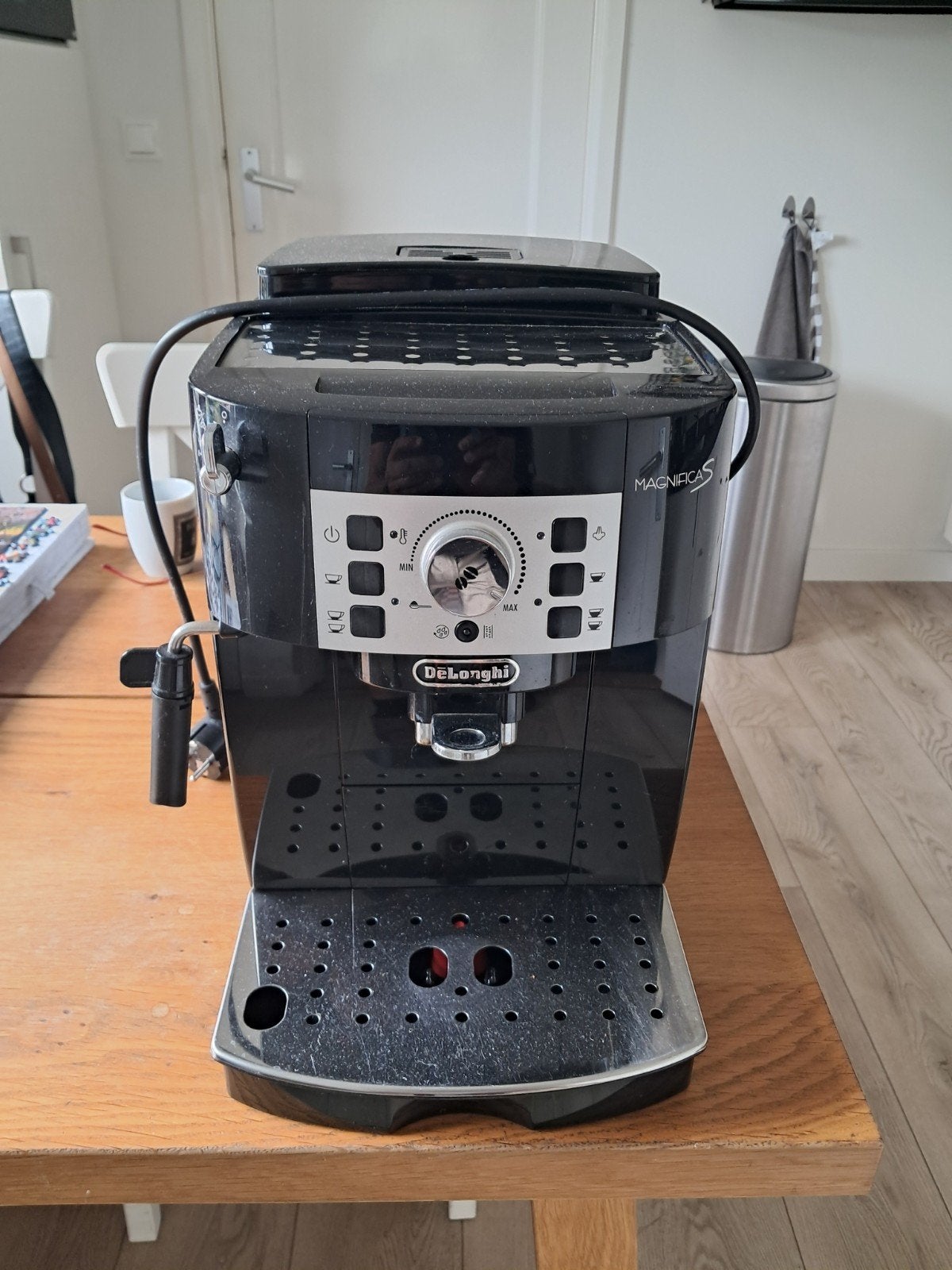 DeLonghi Magnifica S volautomatische espressomachine, Ophalen, Gebruikt, Espresso apparaat, Koffiebonen