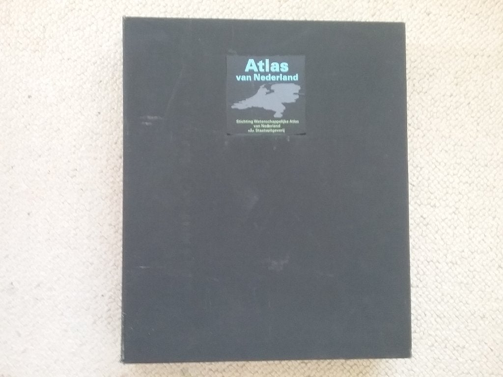 Wetenschappelijke Atlas van Nederland 1984-1986, Overige atlassen, Ophalen of Verzenden, Zo goed als nieuw, 1800 tot 2000