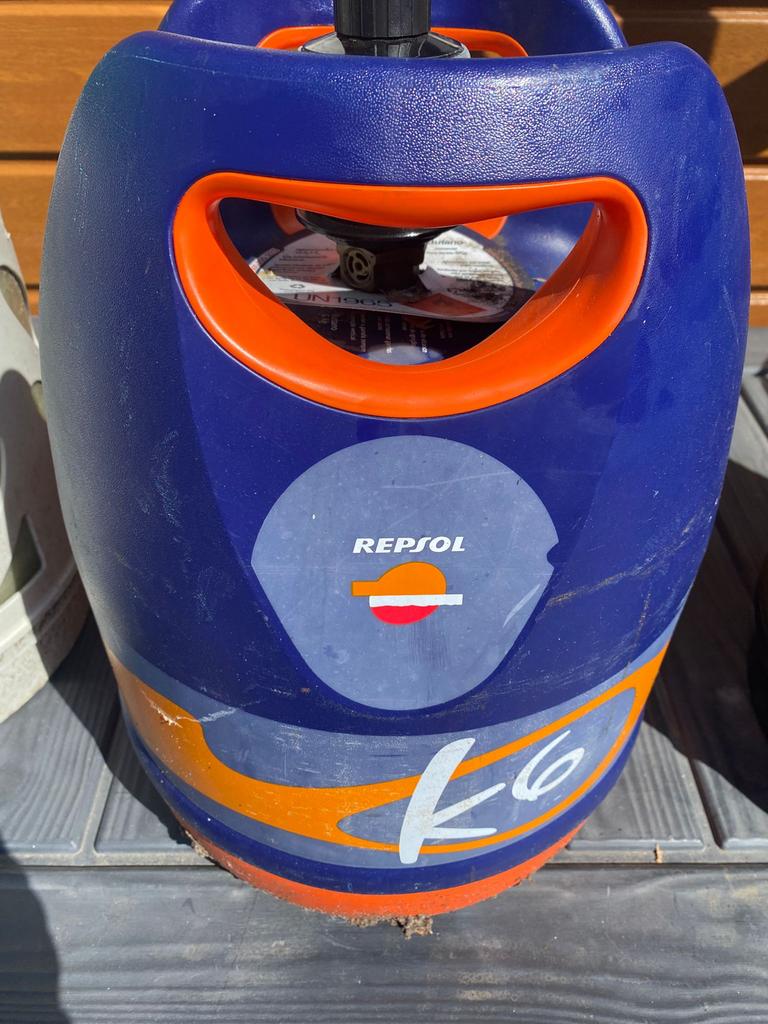 Repsol K6 Butaan Gasfles met Regelaar, Caravans en Kamperen, Ophalen of Verzenden, Gebruikt