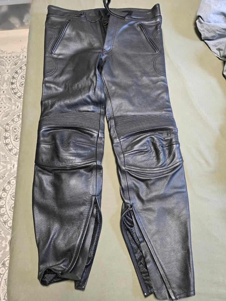 Nieuw Leren Motorbroek 114 Richa, Broek | leer, Dames, Ophalen of Verzenden, Nieuw zonder kaartje