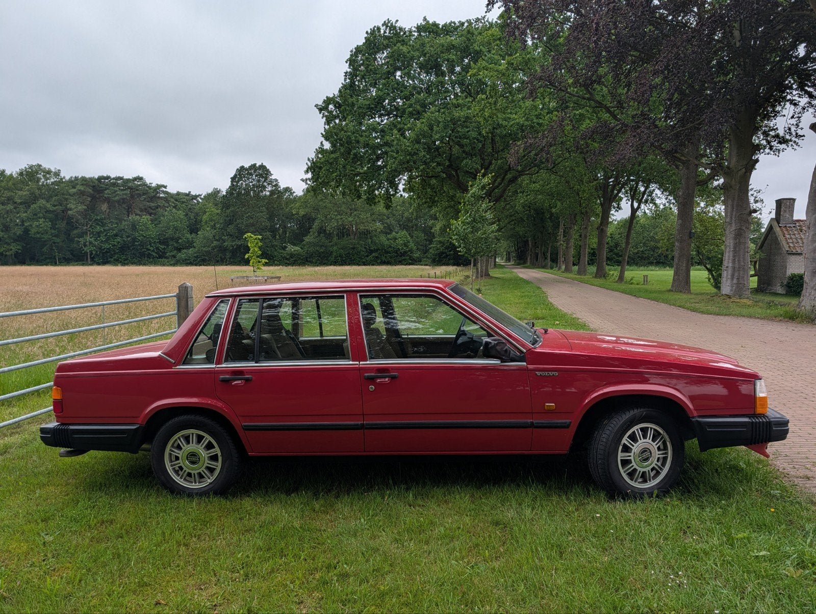 Volvo 1984 gle Rood, Auto's, 2315 cc, Particulier, 1600 kg, Sedan