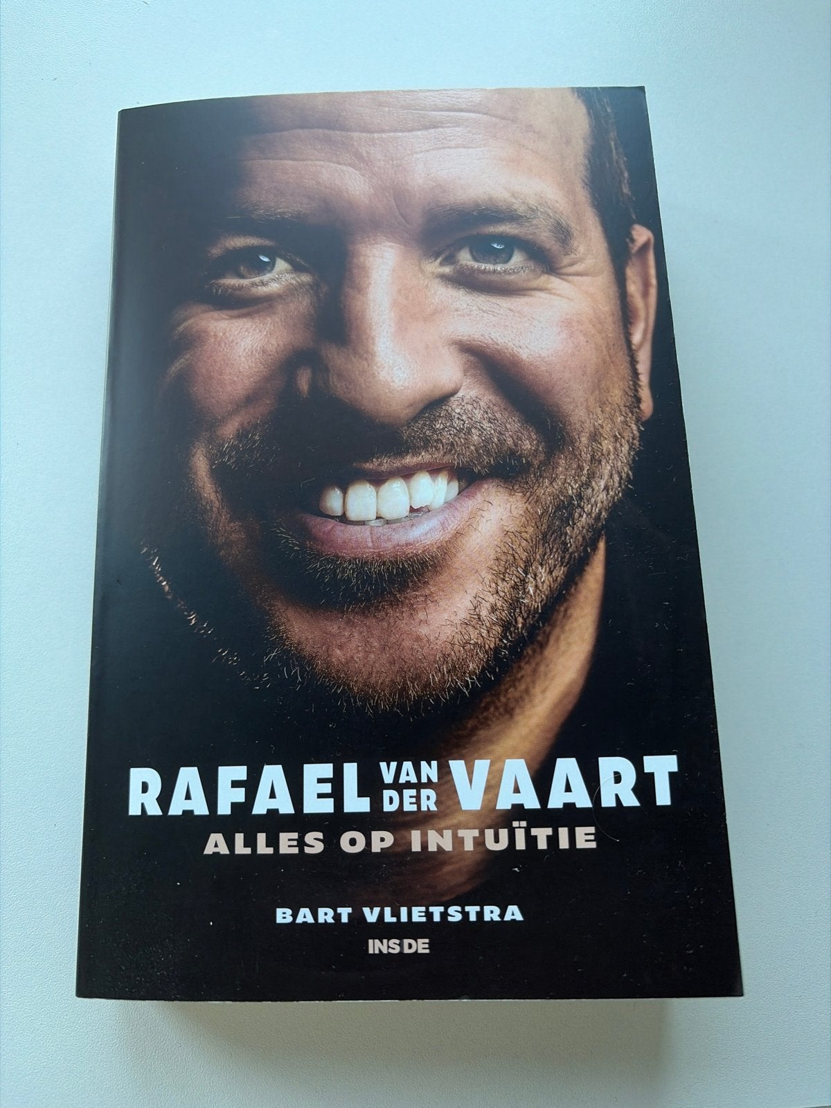 Rafael van der Vaart - Alles op intuïtie, Ophalen of Verzenden, Zo goed als nieuw, Sport