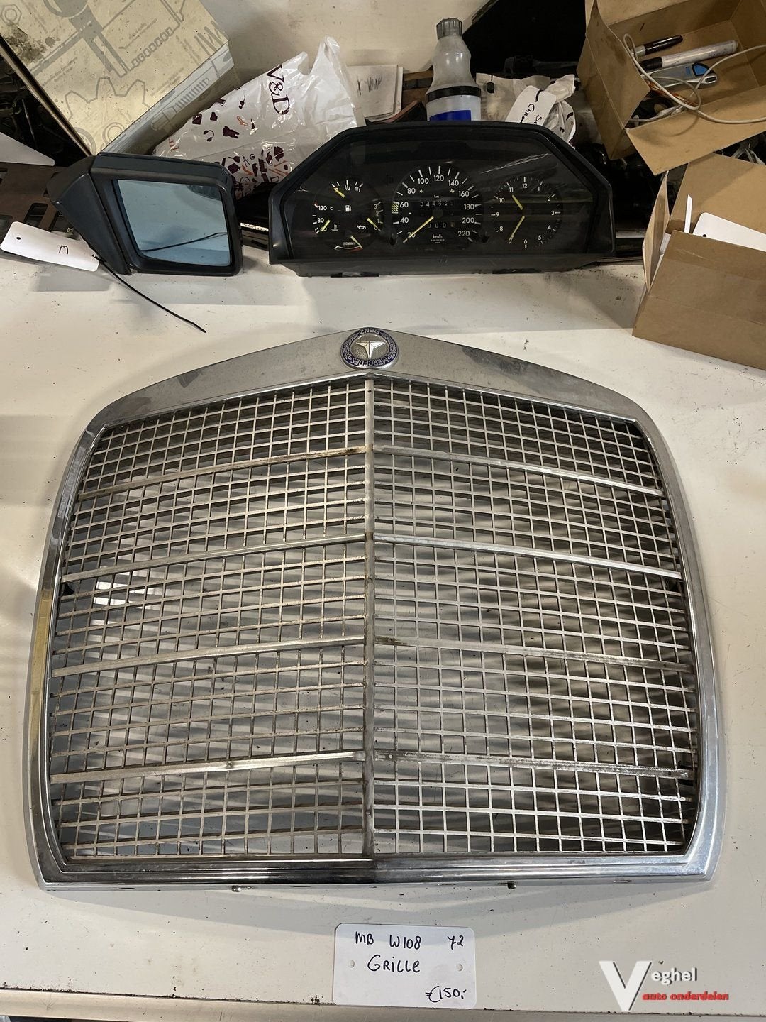 Mercedes W108 1972 Grille