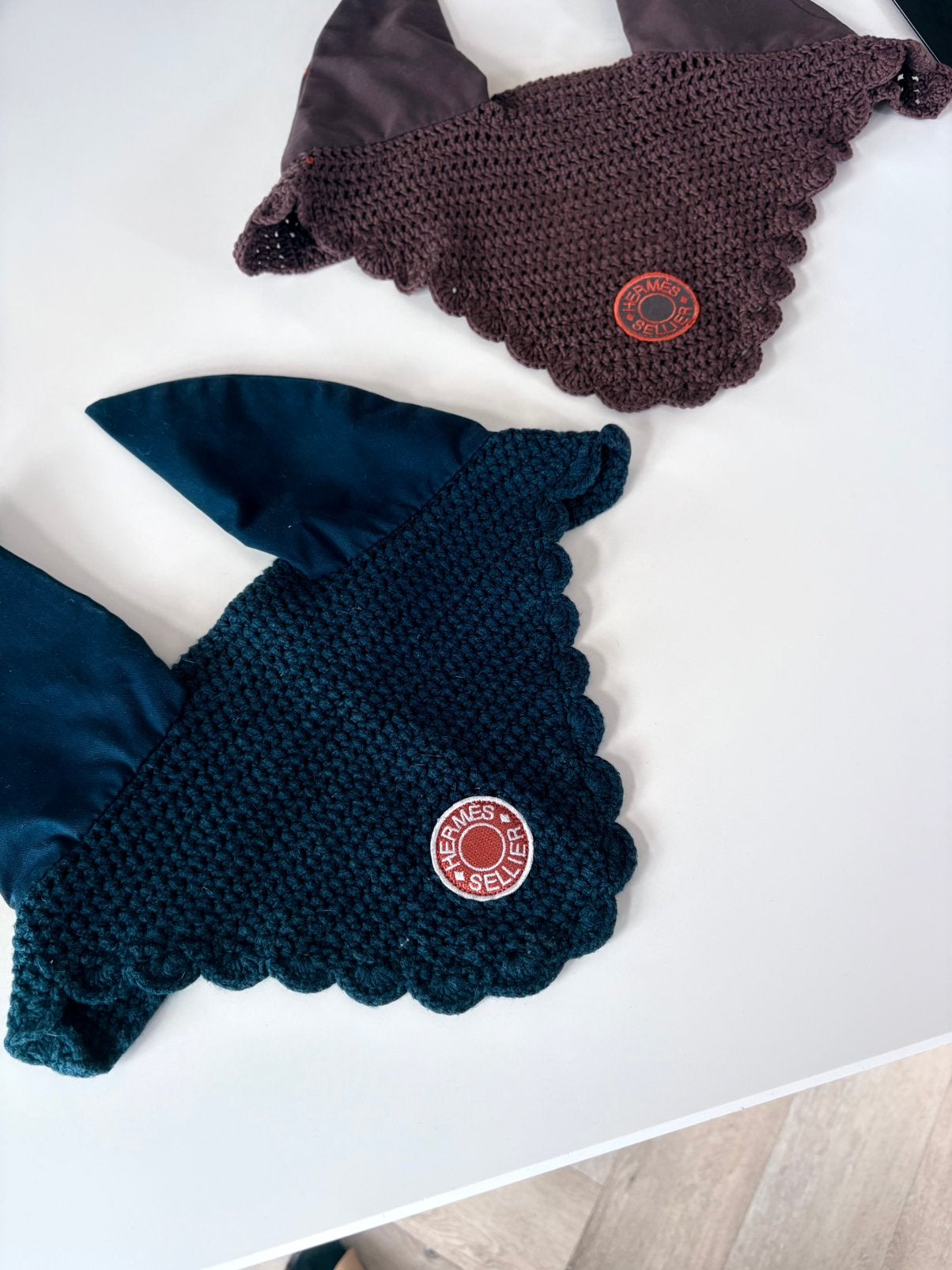 Hermès oornetje paard full in blauw, Ophalen of Verzenden, Zo goed als nieuw