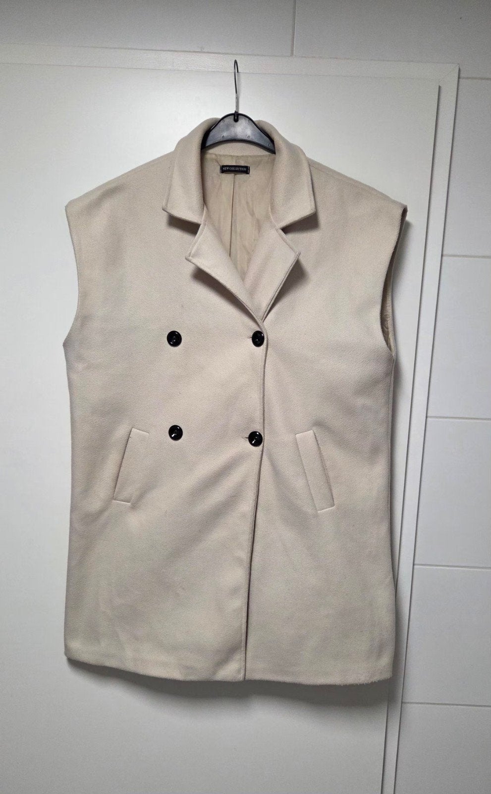 mooi lang gilet colbert zonder mouw maat 3XL/46, Beige, Ophalen of Verzenden, Zo goed als nieuw, Jasje of Colbert