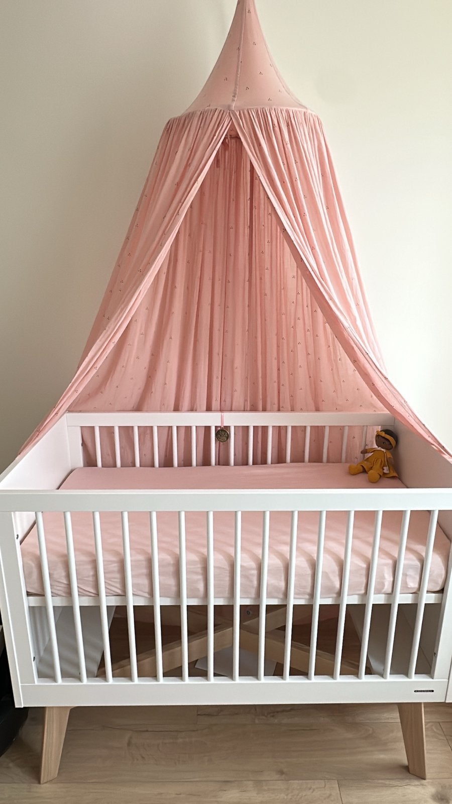 Complete Europe Baby Crib & Premium Pretura Mattress Set, Kinderen en Baby's, Babywiegjes en Ledikanten, Ophalen, Zo goed als nieuw