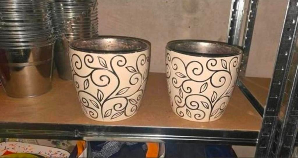 2 sierlijke bloempotten met zilveren decoratie, Gebruikt, Rond, Binnen, Ophalen of Verzenden