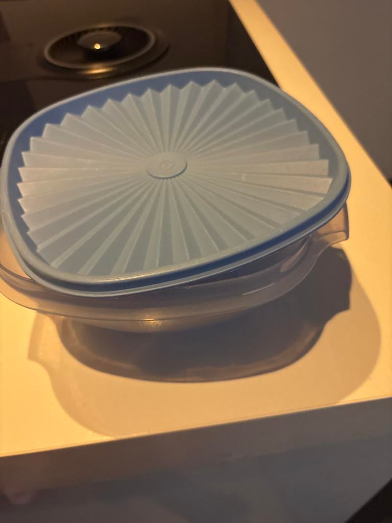 Tupperware kom met deksel - lichtblauw, Ophalen of Verzenden, Gebruikt, Blauw, Bak of Kom