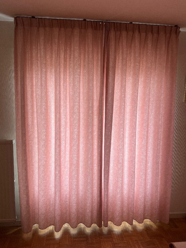 Mooie gordijnen 2.20m breed en 2.30m lang kleur oud roze, Huis en Inrichting, Ophalen of Verzenden, Roze, Verduisterend