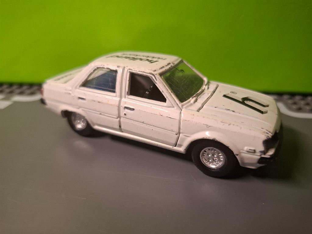 Yonezawa Diapet - Mitsubishi Tredia [wit] 1/40 1, Ophalen of Verzenden, Gebruikt, Auto