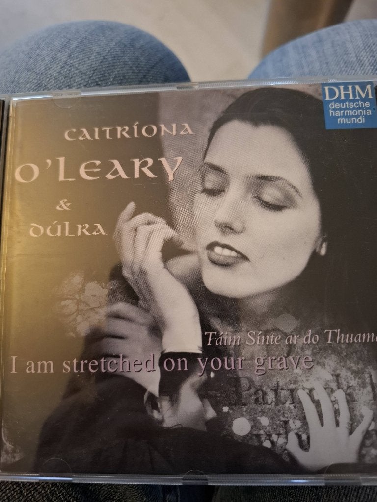 Catriona o' Leary  i am streched on your grave, Ophalen of Verzenden, Zo goed als nieuw