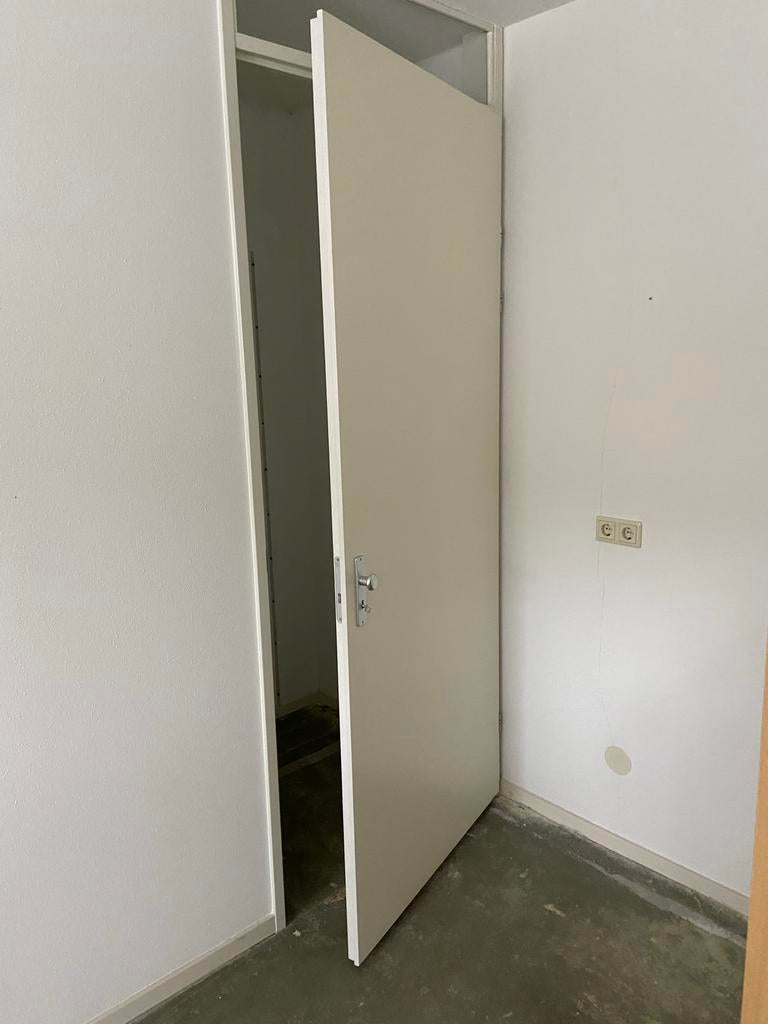 GRATIS Opdekdeur wit 93x231,5 cm - Zo goed als nieuw, Huis en Inrichting, Ophalen, Zo goed als nieuw