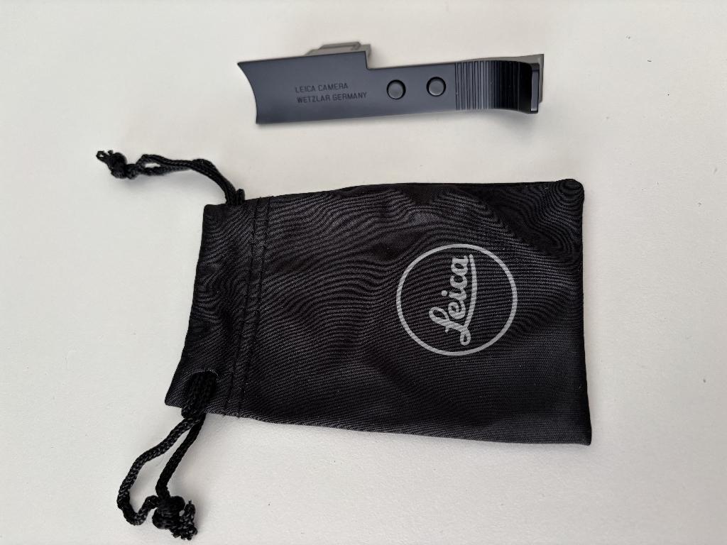 Leica thumbgrip zwart voor Q3, als nieuw, Ophalen of Verzenden, Zo goed als nieuw
