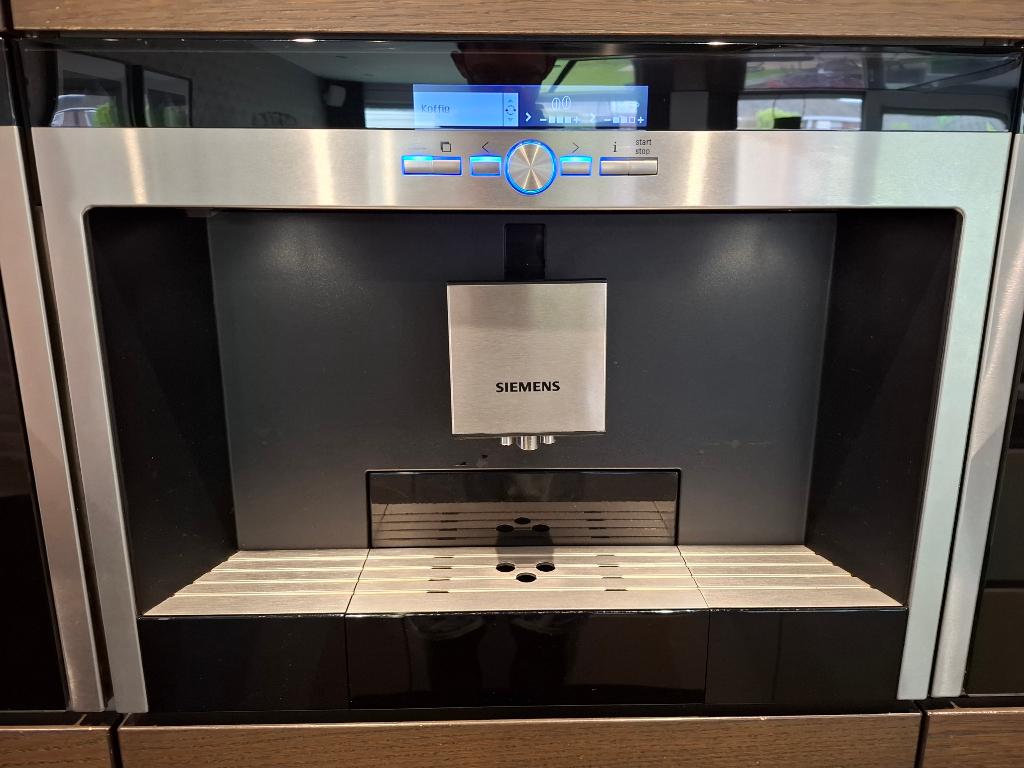 SIEMENS TK76k572 inbouw koffieautomaat compleet, Ophalen, Gemalen koffie, Zo goed als nieuw, Combi