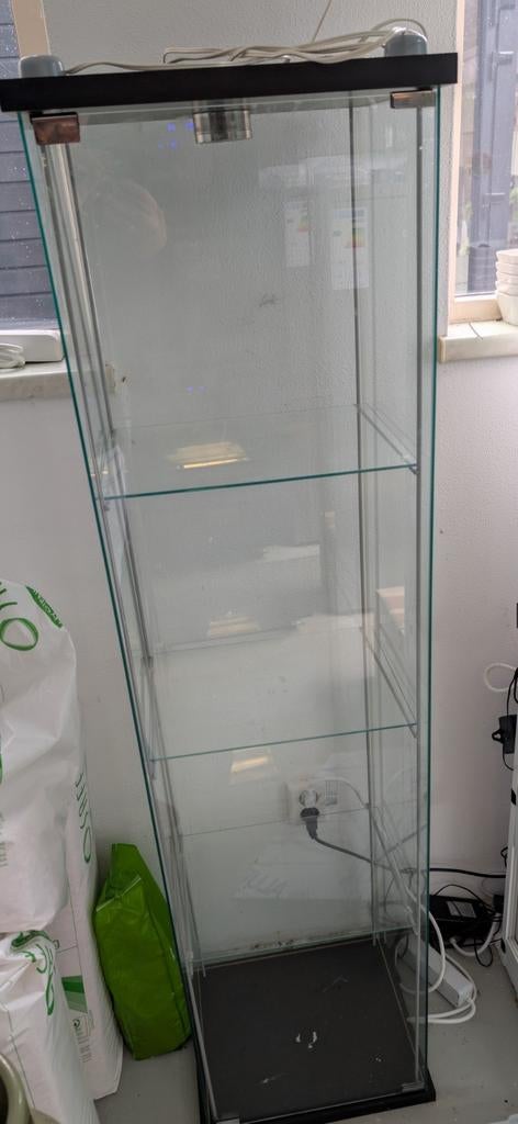 T.E.A.B. smalle glazen vitrine met verlichting, Huis en Inrichting, Ophalen, 25 tot 50 cm, 50 tot 100 cm, 150 tot 200 cm