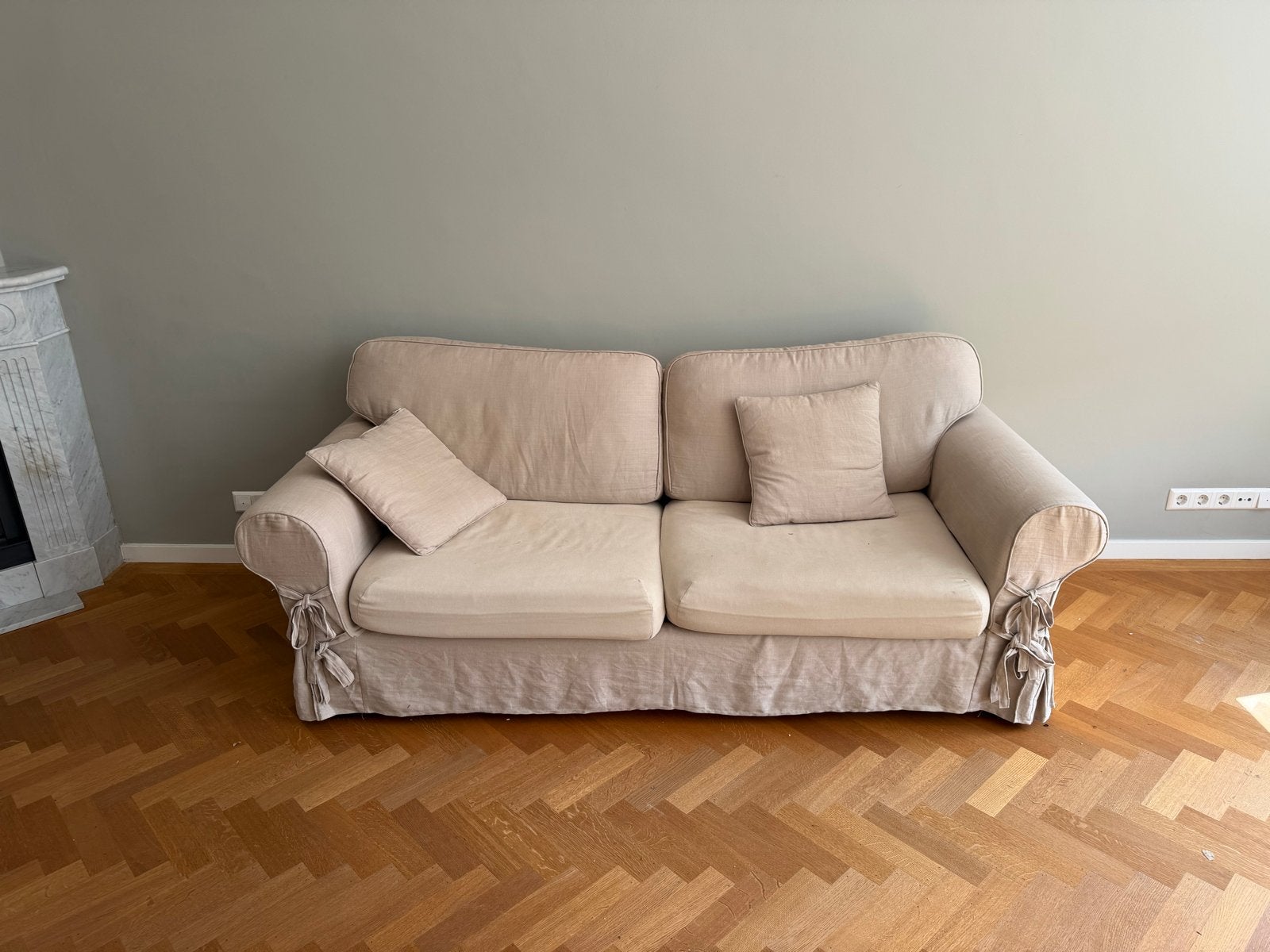 €200- Comfortabele tweepersoons slaapbank - Beige stof, Ophalen, Gebruikt, 150 tot 200 cm, Tweepersoons