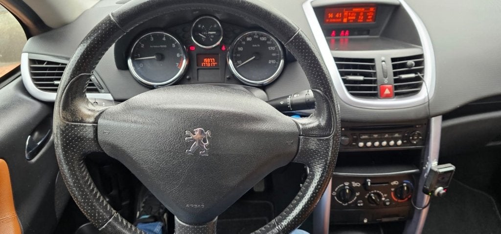Foto 12 van Peugeot 207 CC 1.6 VTi | leer airco elec kap nederlandse aut