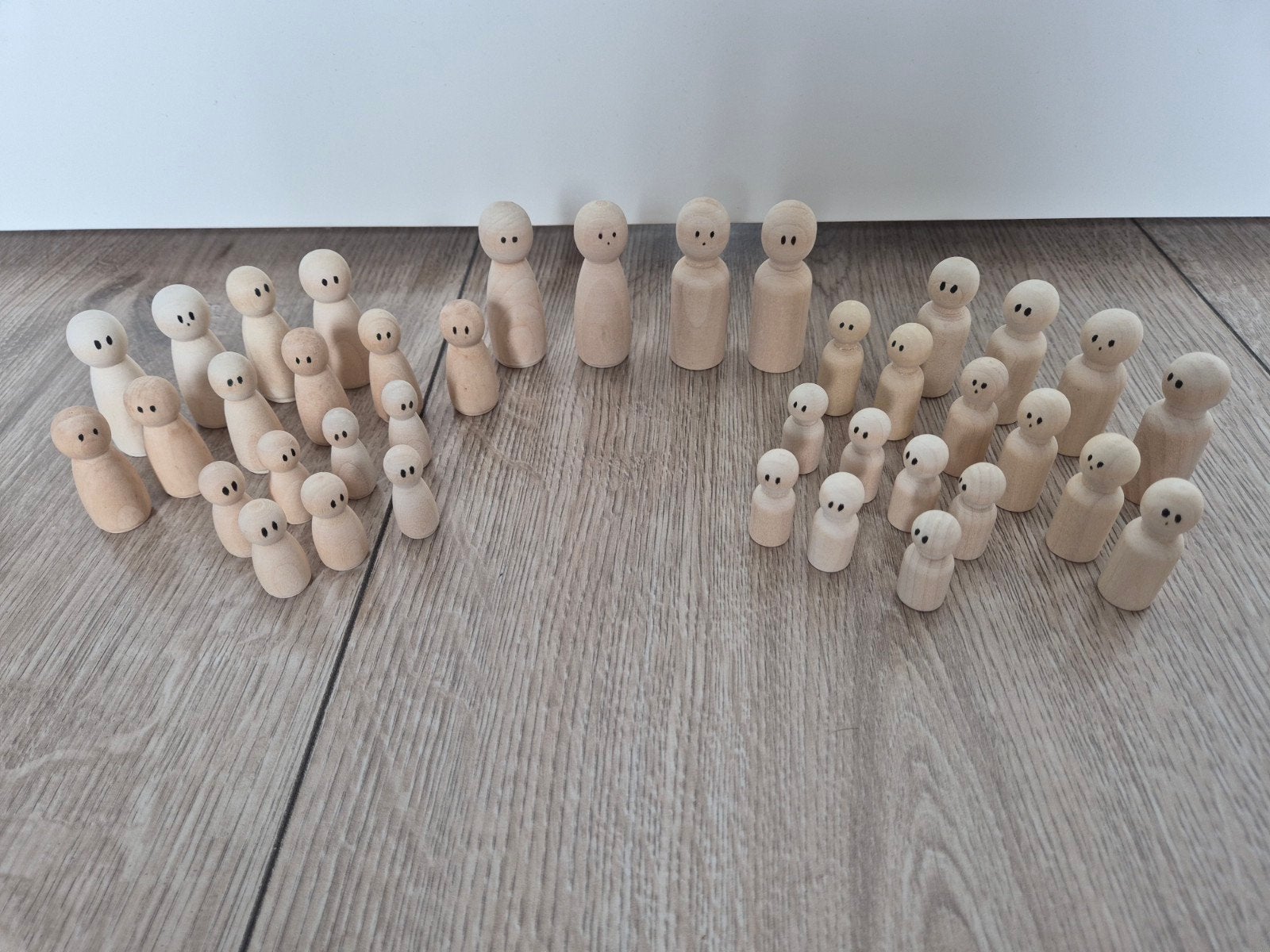 Houten poppetjes, 38 stuks (familieopstelling), Ophalen of Verzenden, Zo goed als nieuw